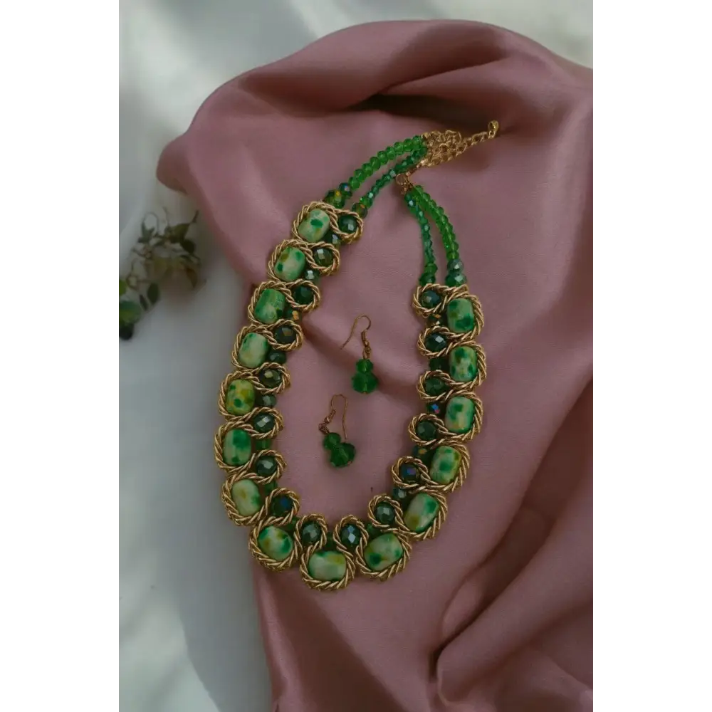 Golden-green Geometric Chunky collar bib necklace golden green Statement Jewellery - Necklace
