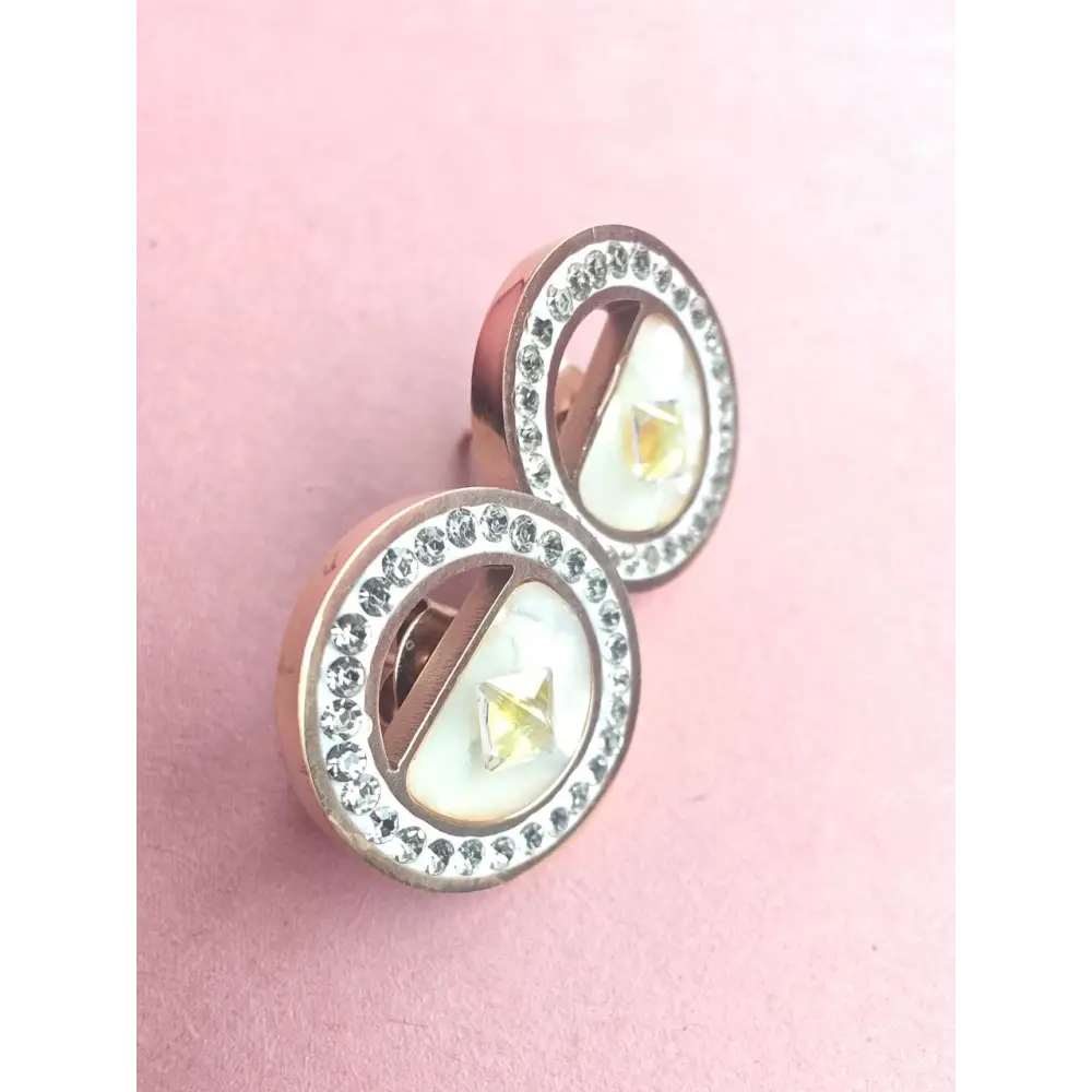 Modern and Minimalist Stud Earrings - Earrings